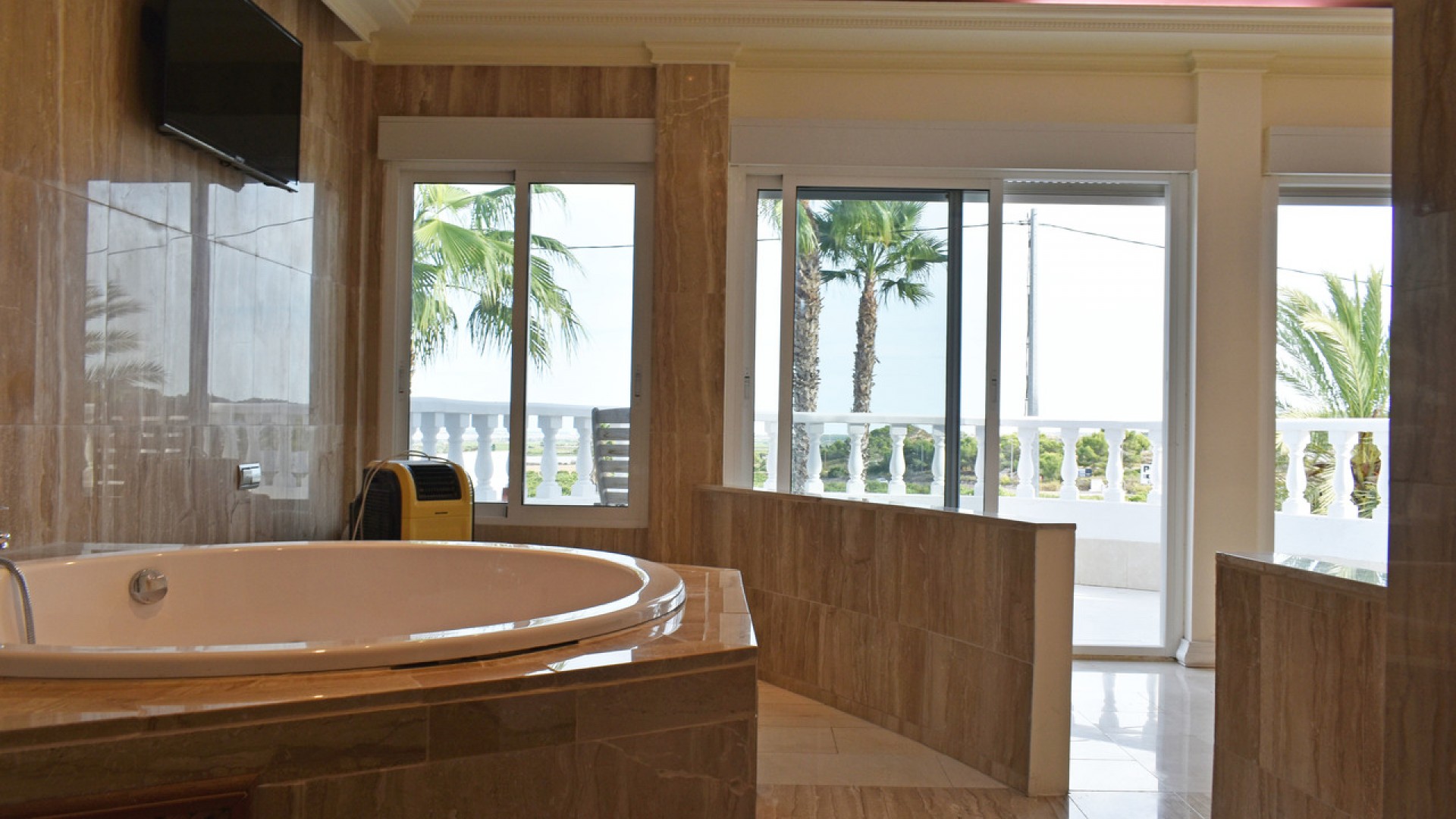 Resale - Freistehende Villa -
Torremendo