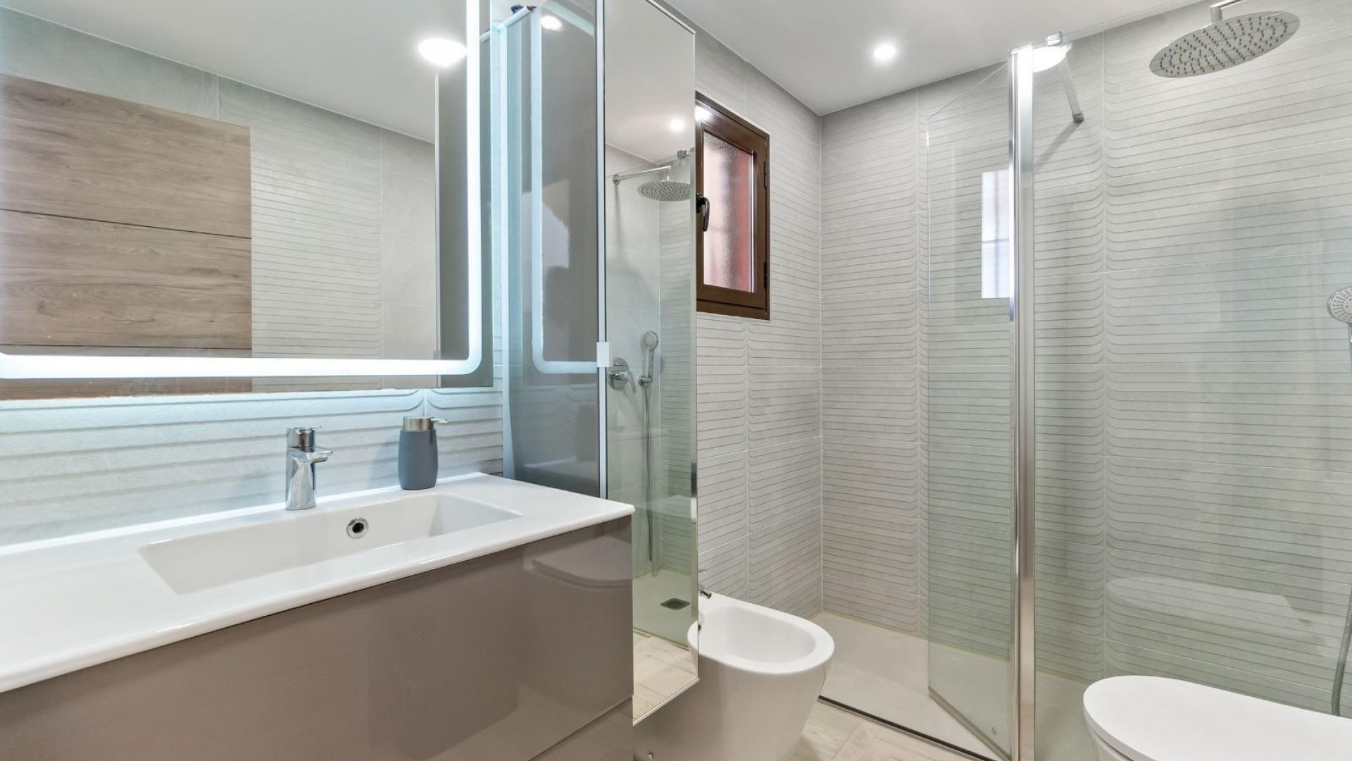 Resale - Freistehende Villa -
Torrevieja - Aguas Nuevas