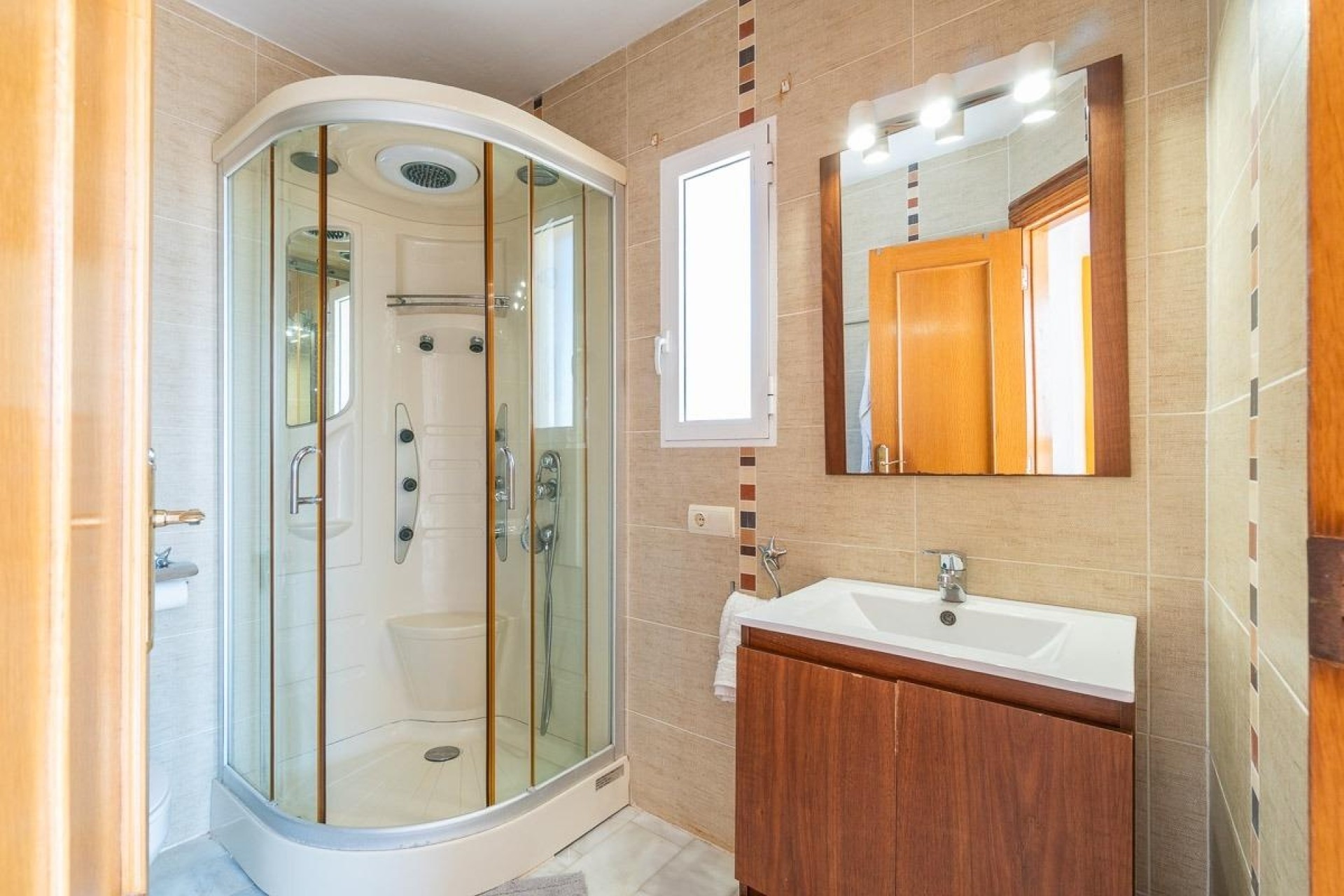 Resale - Freistehende Villa -
Torrevieja - Cala de cabo cervera