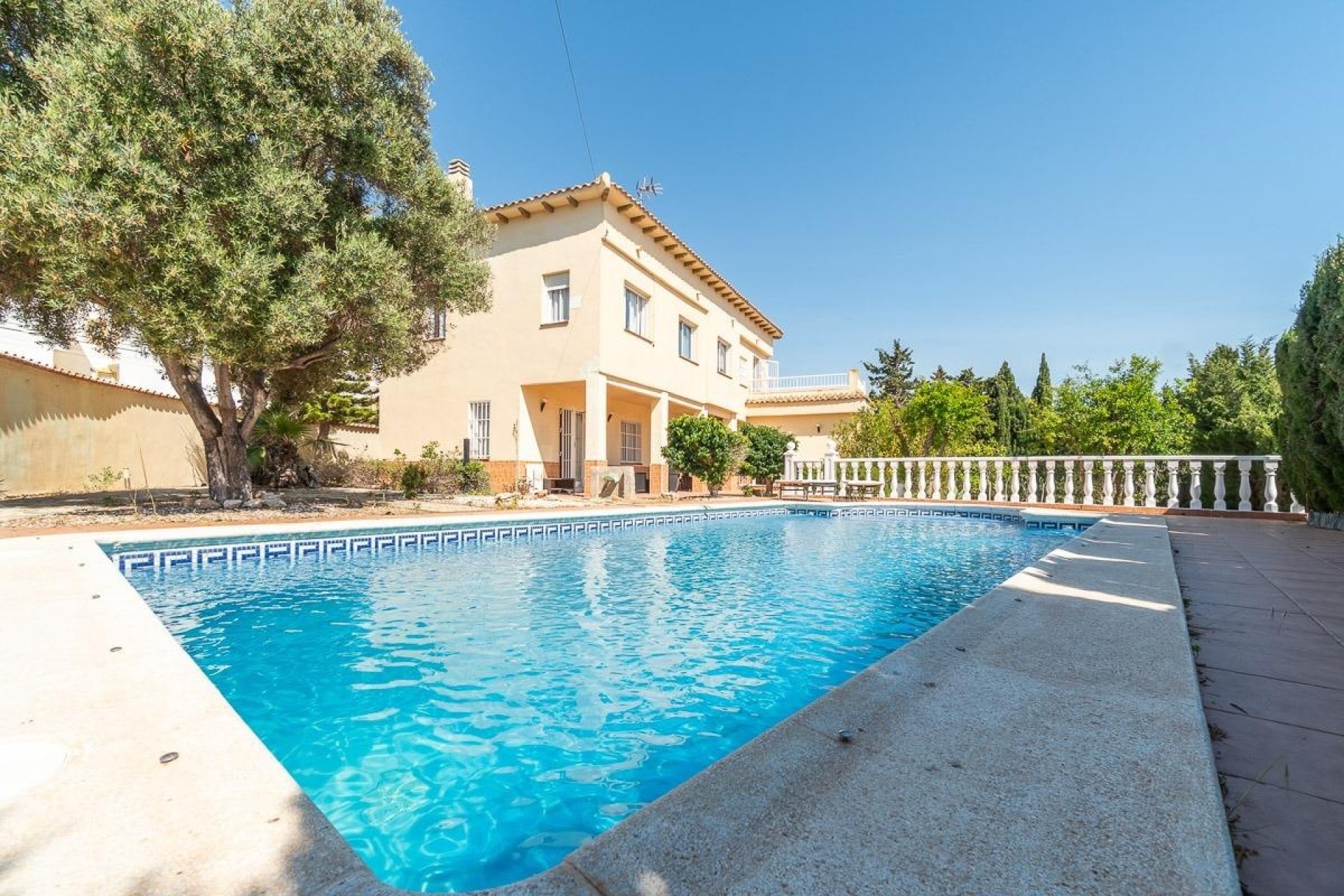 Resale - Freistehende Villa -
Torrevieja - Cala de cabo cervera