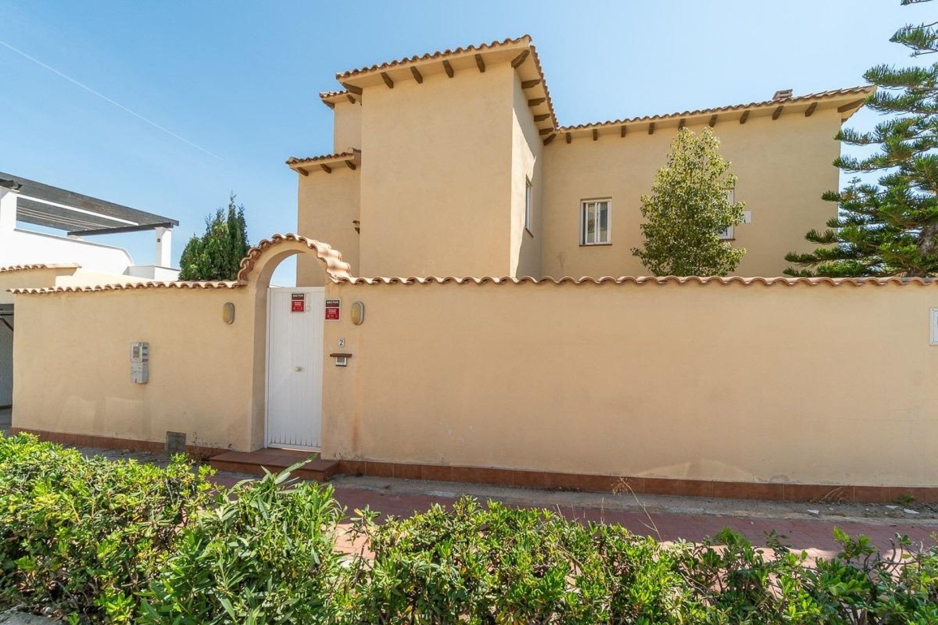 Resale - Freistehende Villa -
Torrevieja - Cala de cabo cervera