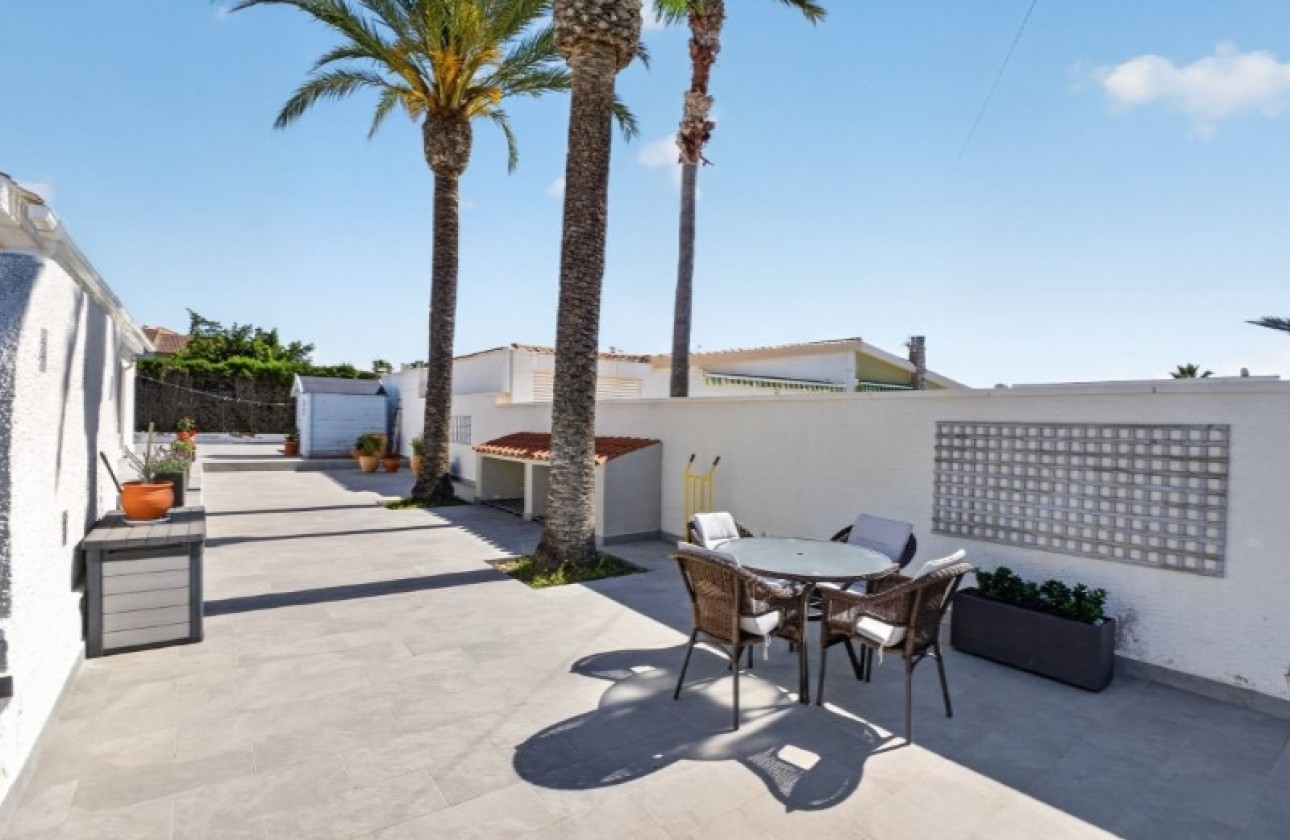Resale - Freistehende Villa -
Torrevieja - Costa Blanca