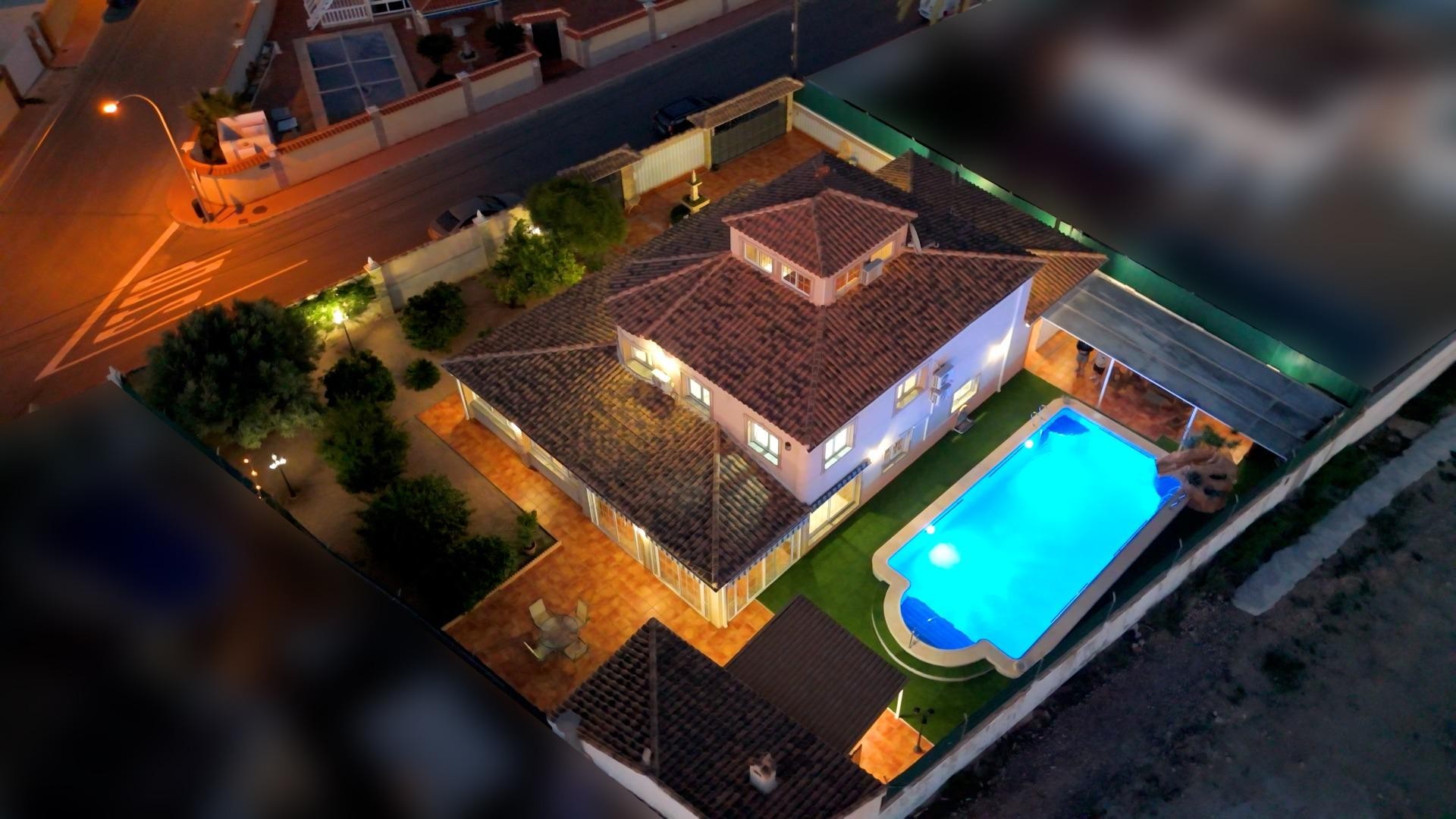 Resale - Freistehende Villa -
Torrevieja - El chaparral