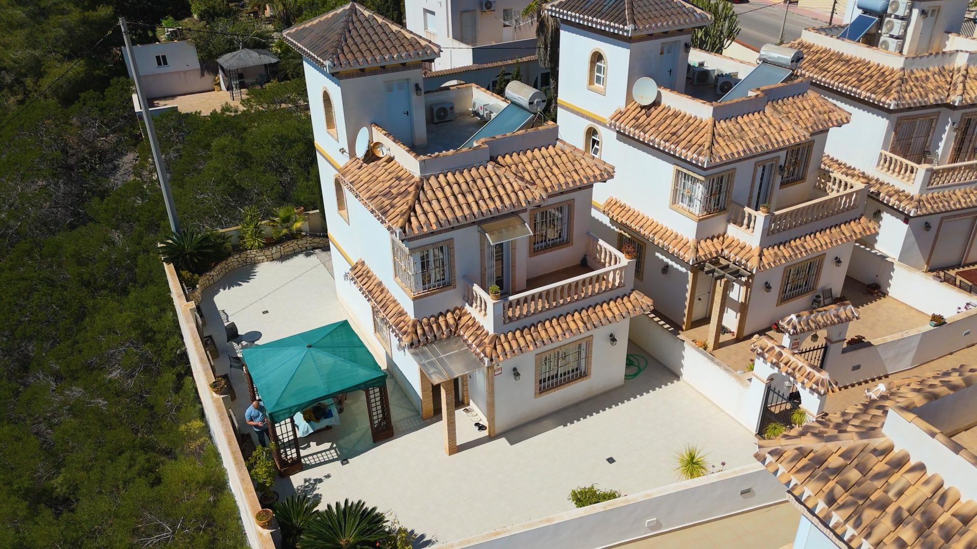 Resale - Freistehende Villa -
Torrevieja - La Mata