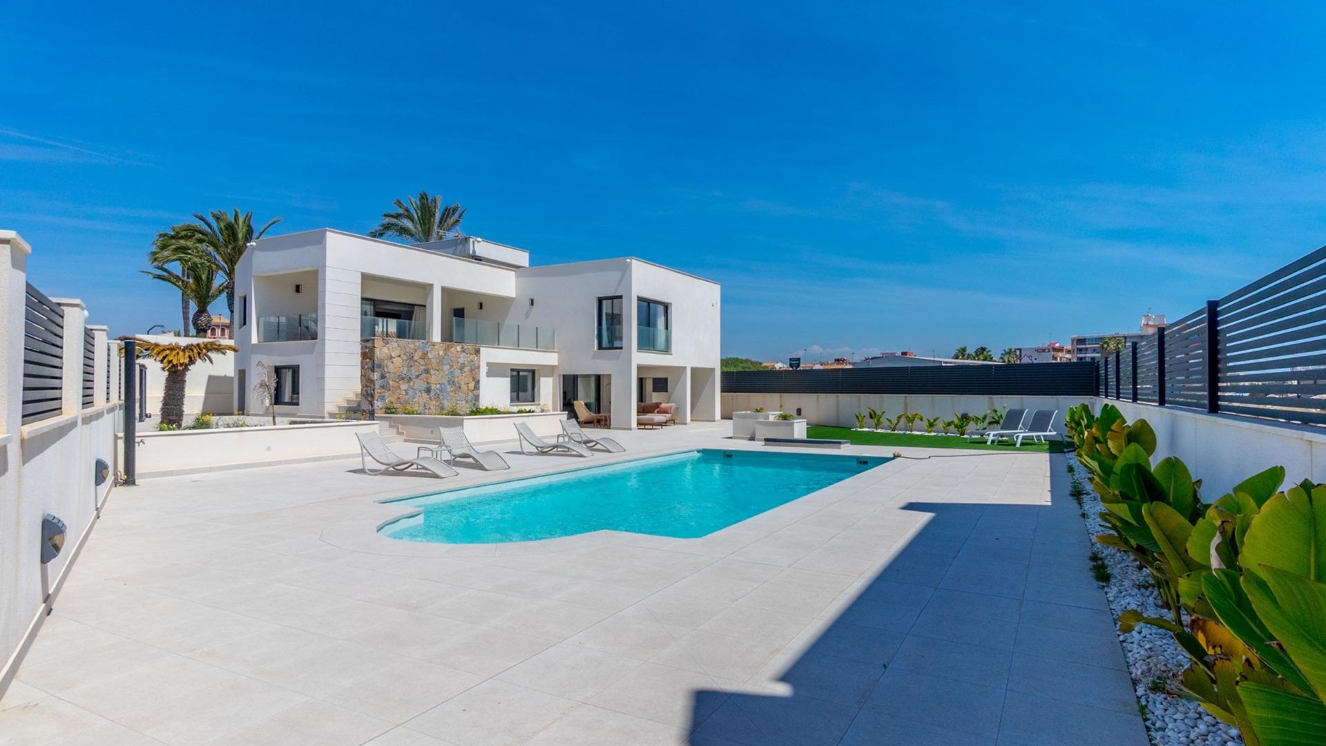 Resale - Freistehende Villa -
Torrevieja - La veleta