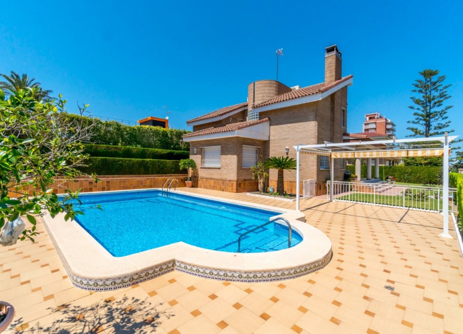 Resale - Freistehende Villa -
Torrevieja - La veleta