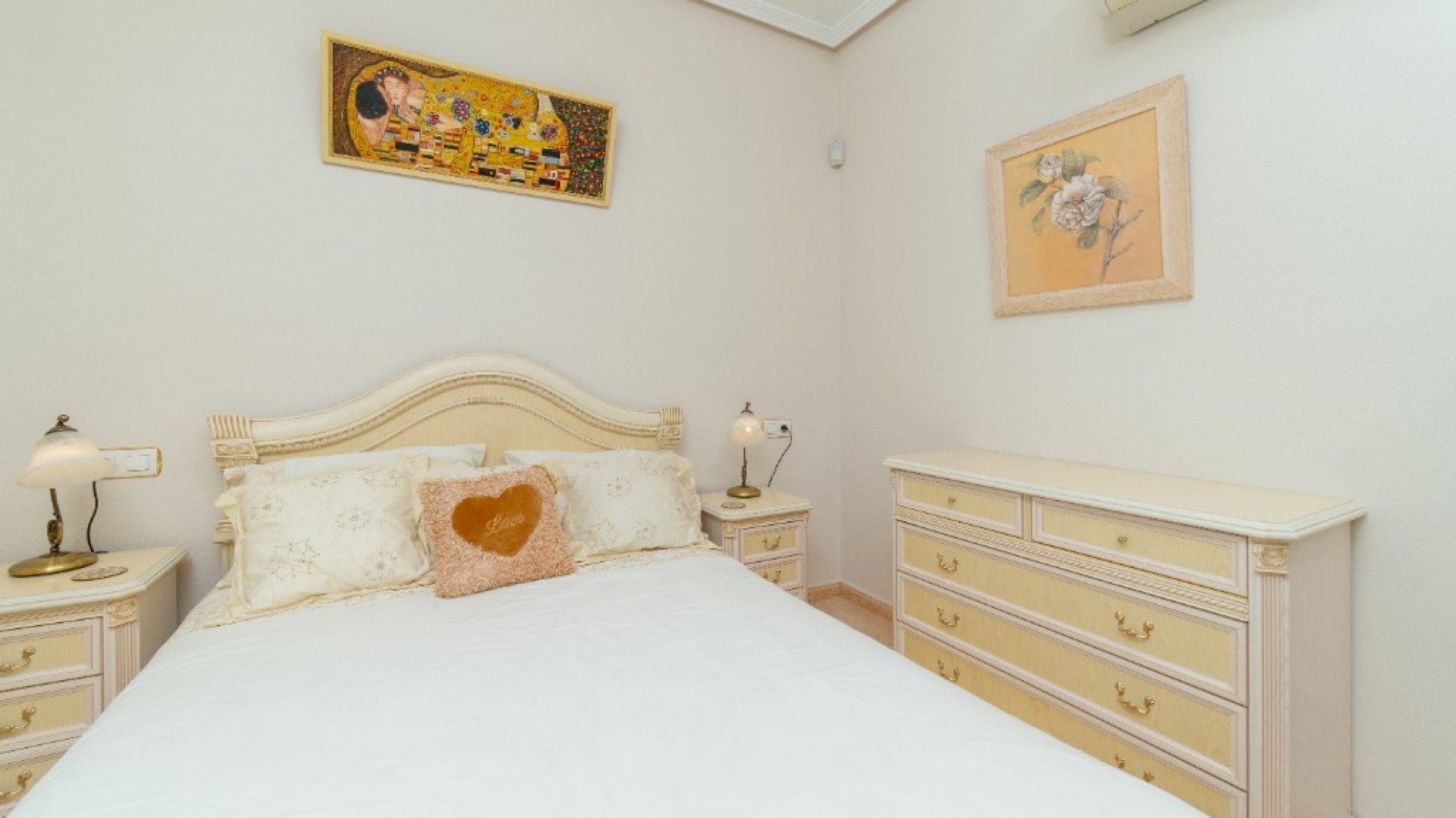 Resale - Freistehende Villa -
Torrevieja - Los altos