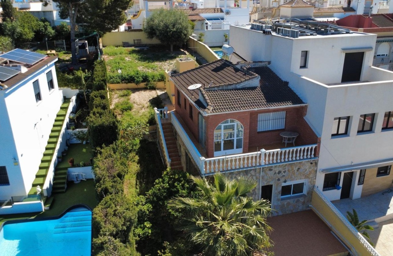 Resale - Freistehende Villa -
Torrevieja - Los balcones