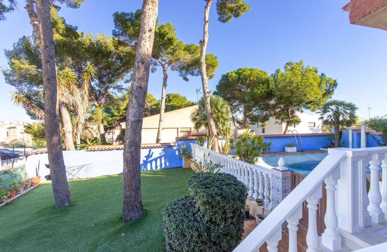 Resale - Freistehende Villa -
Torrevieja - Los Balcones