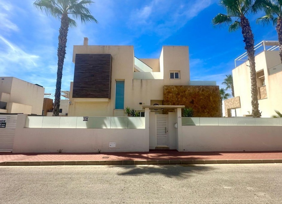 Resale - Freistehende Villa -
Torrevieja - Miramar - Torre del Moro