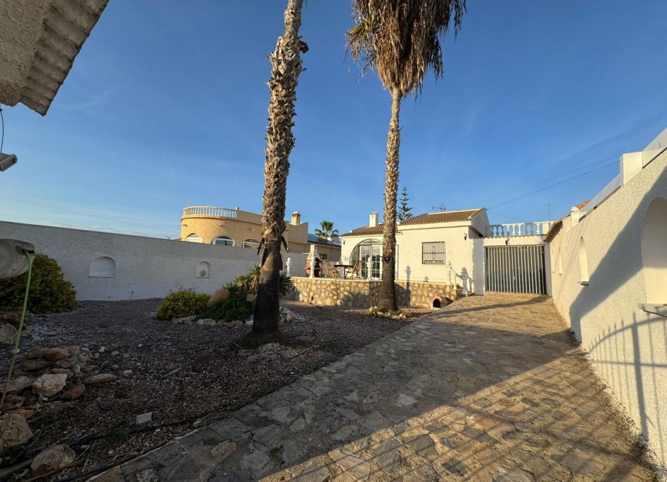 Resale - Freistehende Villa -
Torrevieja - San luis
