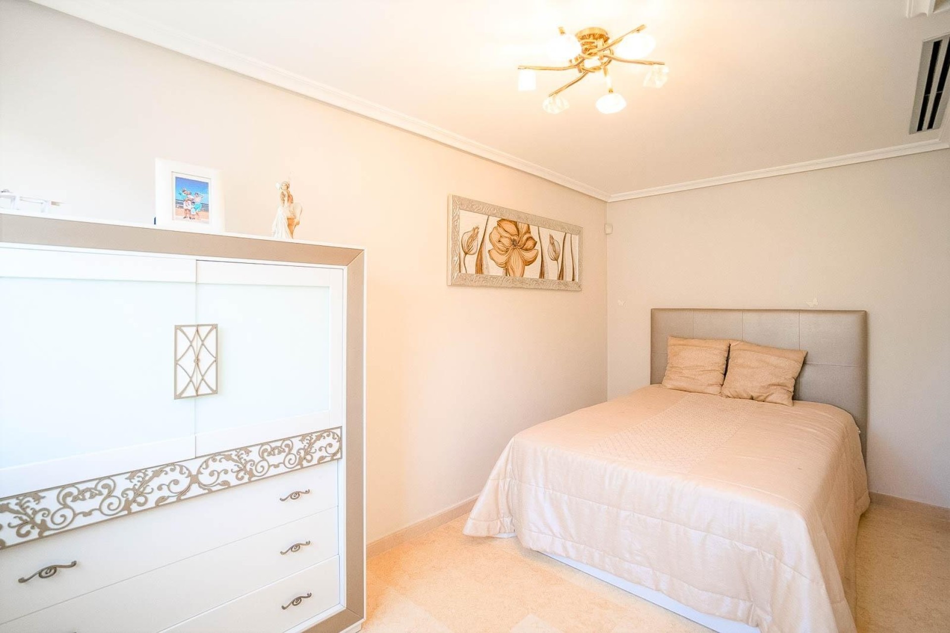 Resale - Freistehende Villa -
Torrevieja - Torre la mata