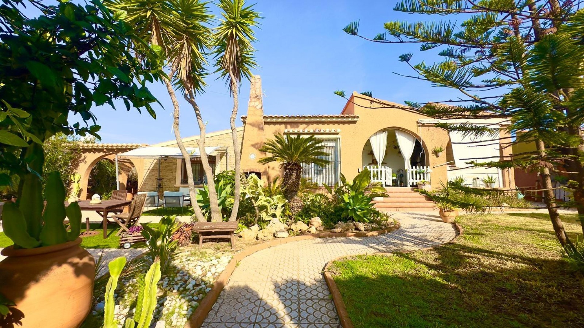 Resale - Freistehende Villa -
Torrevieja - Torreblanca