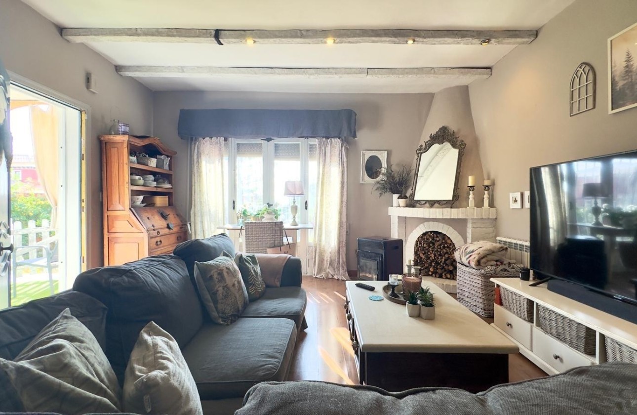 Resale - Freistehende Villa -
Torrevieja - Torreblanca