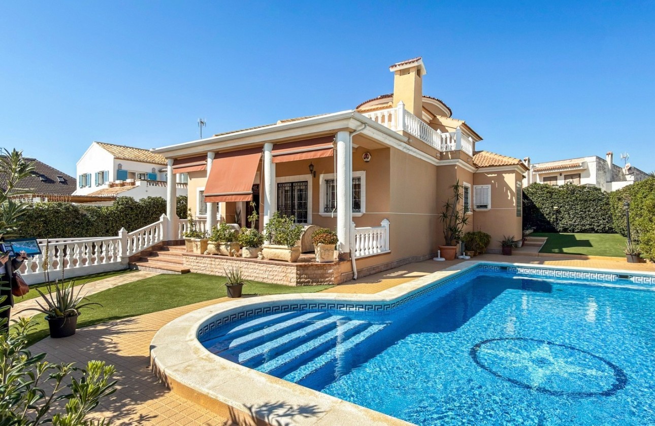 Resale - Freistehende Villa -
Torrevieja - Torrelamata - La Mata