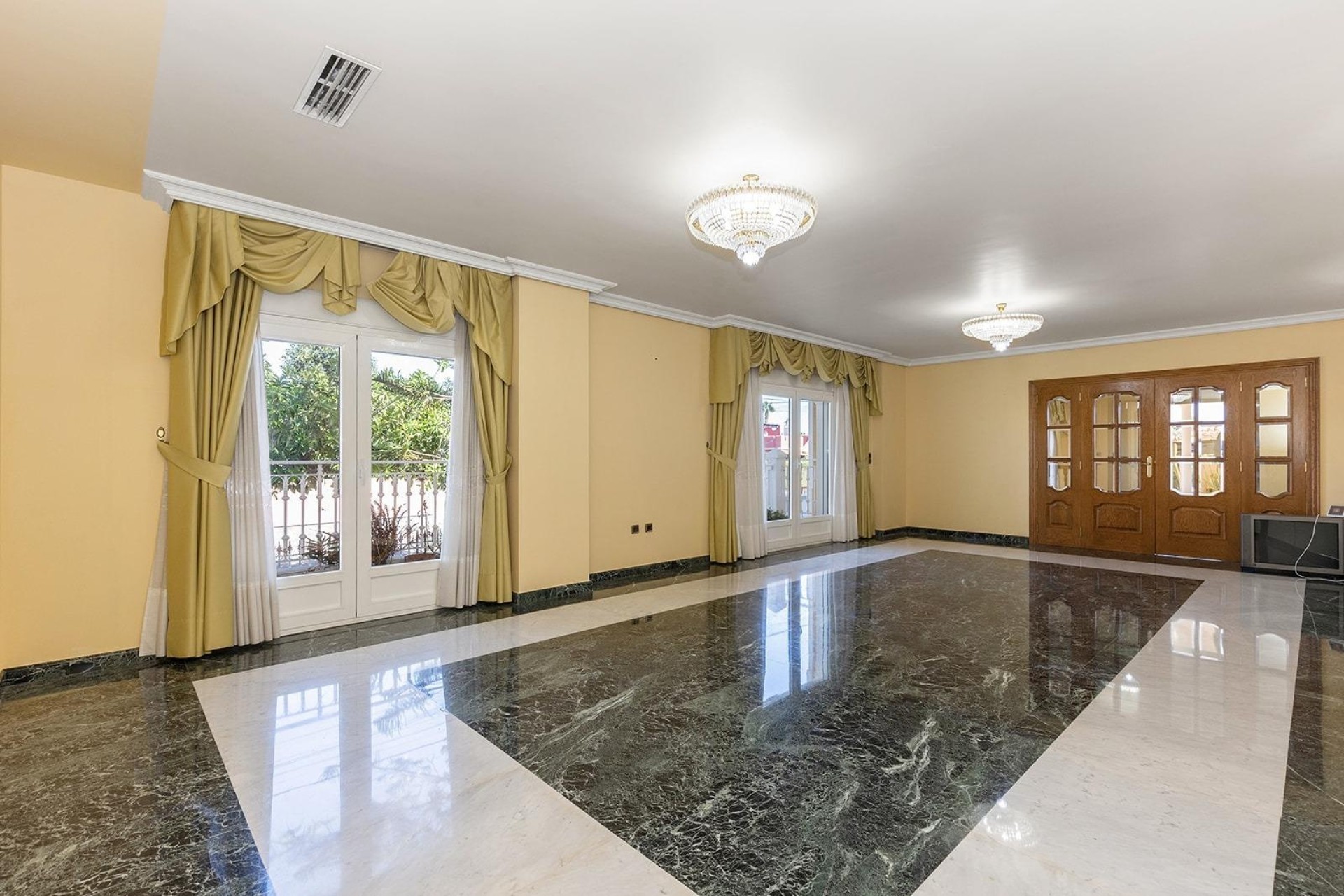 Resale - Freistehende Villa -
Torrevieja - Torreta florida