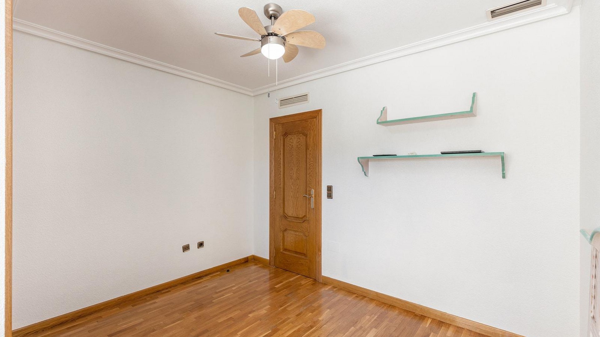 Resale - Freistehende Villa -
Torrevieja - Torreta florida