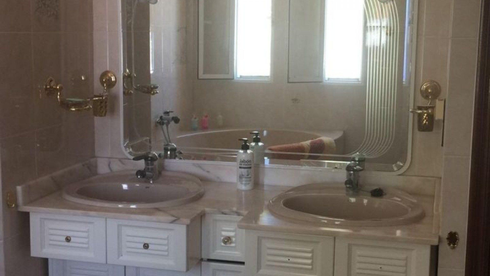 Resale - Freistehende Villa -
Torrevieja