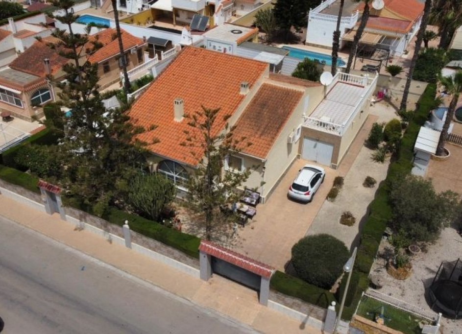 Resale - Freistehende Villa -
Torrevieja