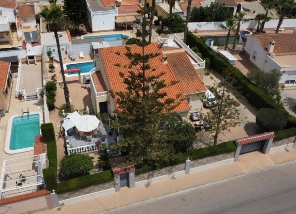 Resale - Freistehende Villa -
Torrevieja