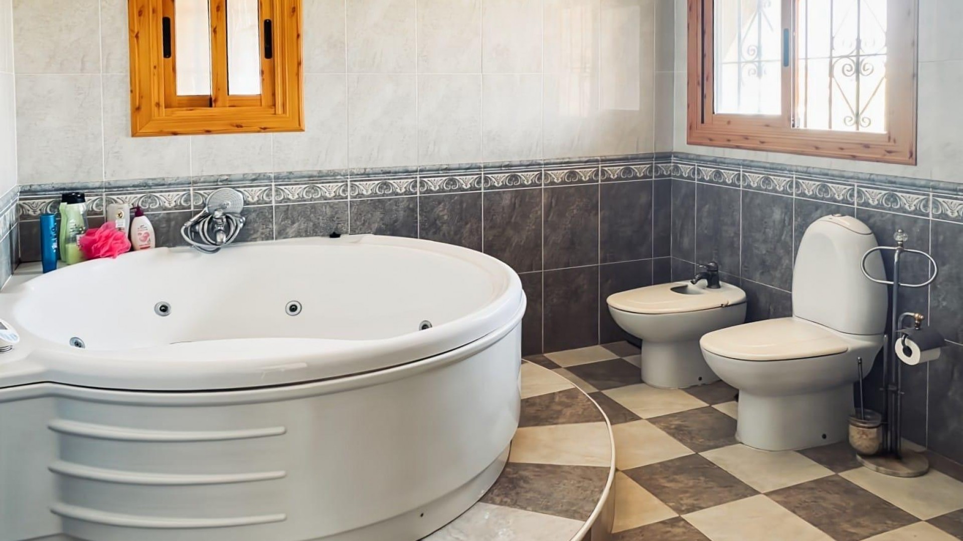 Resale - Freistehende Villa -
Torrevieja