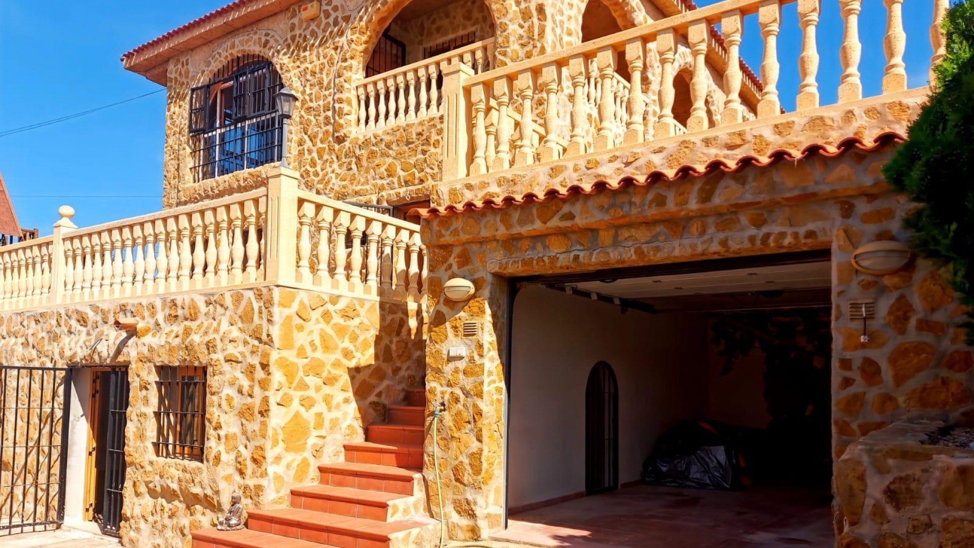 Resale - Freistehende Villa -
Torrevieja