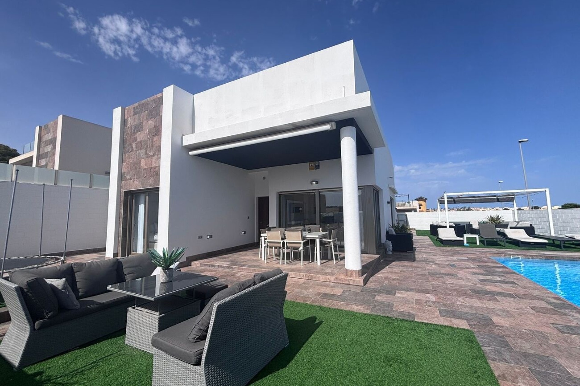Resale - Freistehende Villa -
Villamartín - Costa Blanca