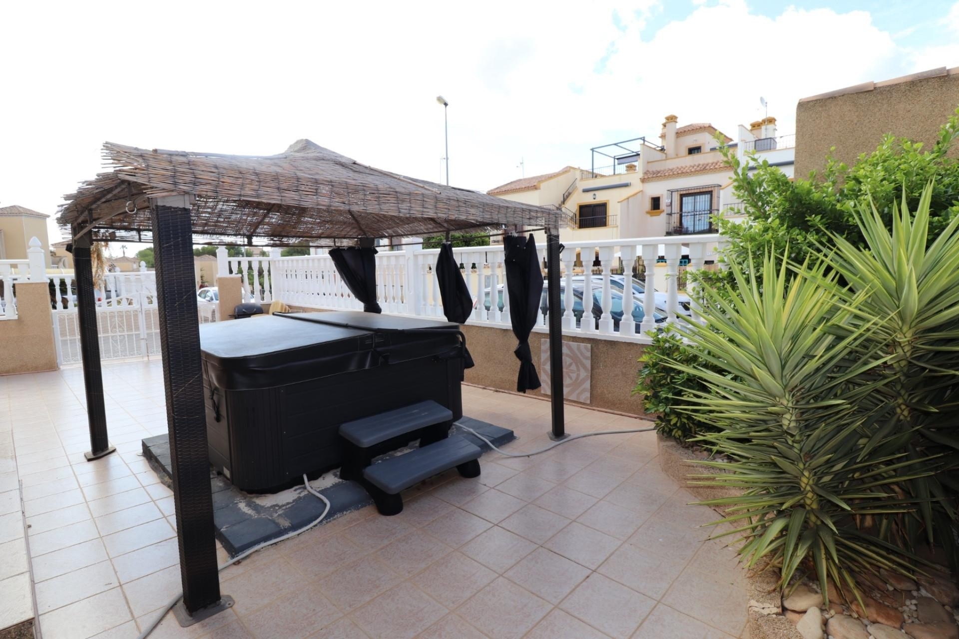 Resale - Freistehende Villa -
Villamartín - Costa Blanca
