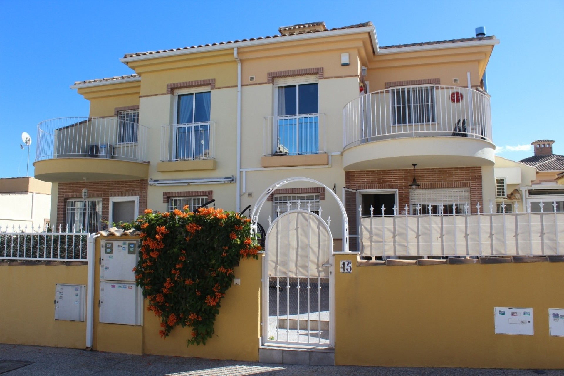 Resale - Freistehende Villa -
Villamartín - Costa Blanca