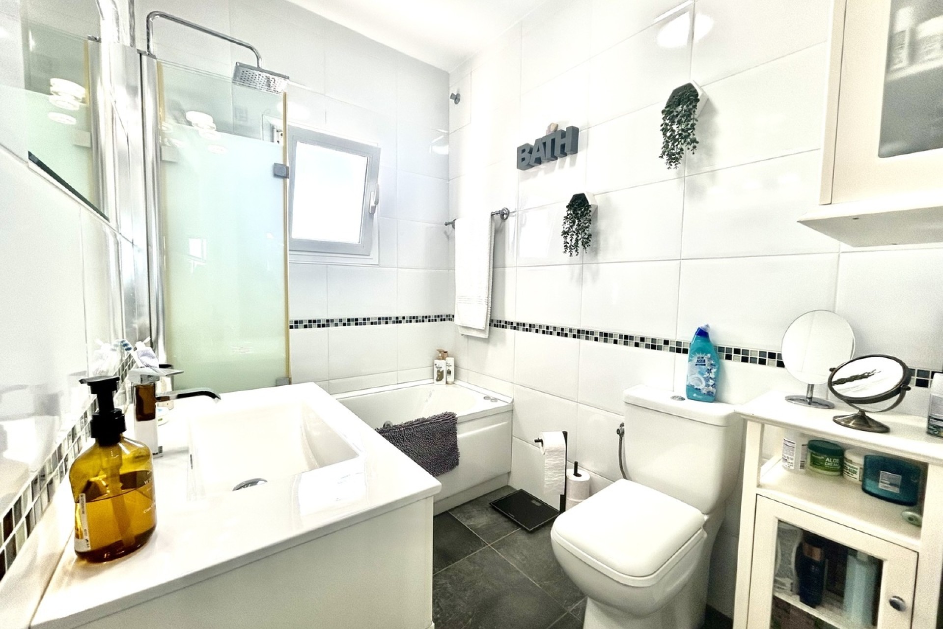 Resale - Freistehende Villa -
Villamartín - Costa Blanca