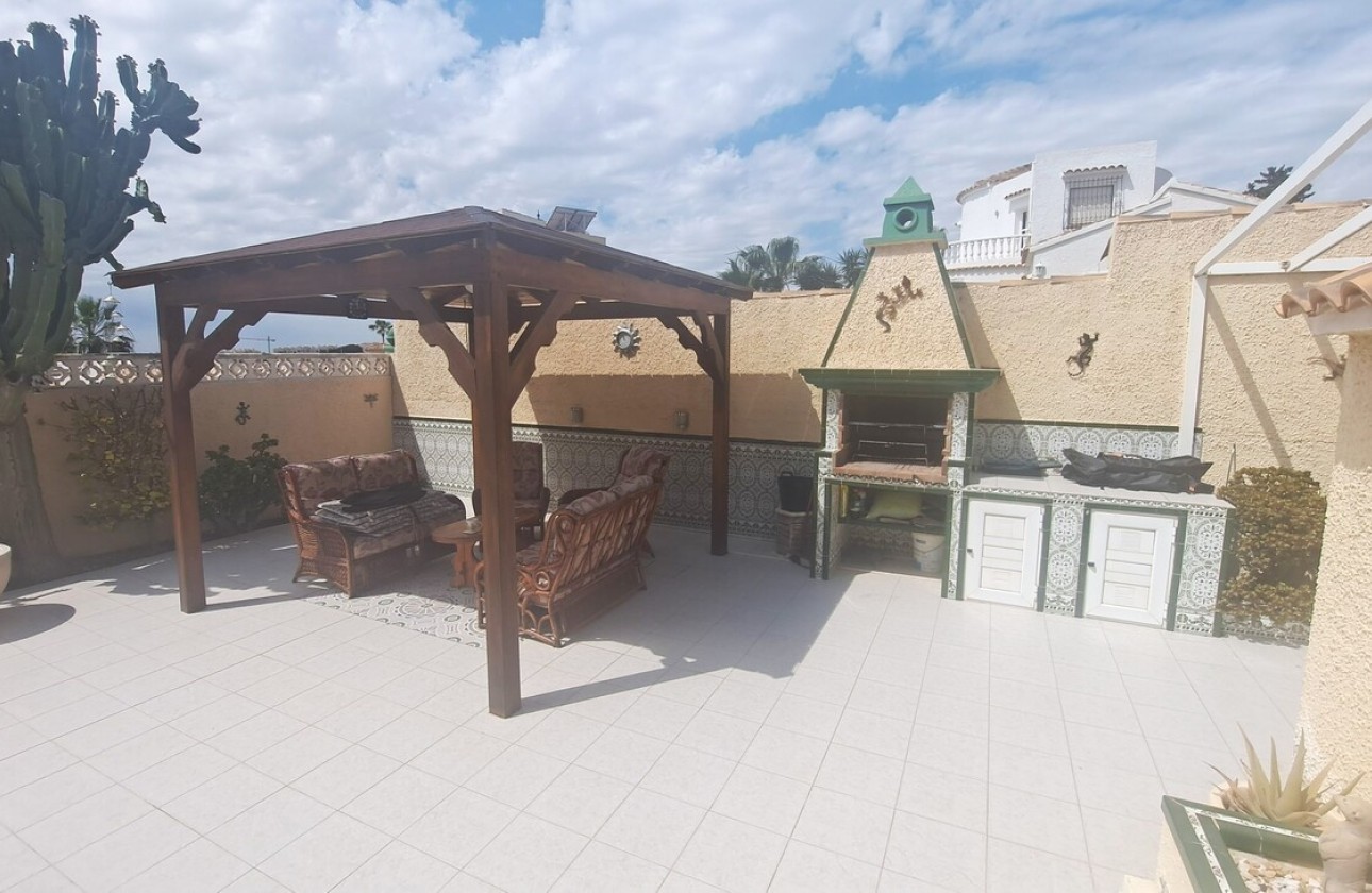 Resale - Freistehende Villa -
Villamartín - Costa Blanca