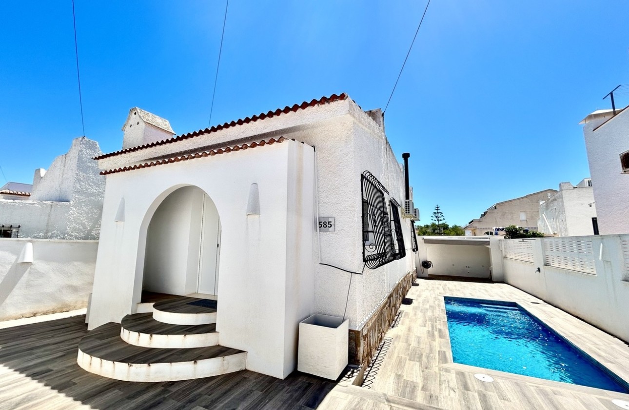 Resale - Freistehende Villa -
Villamartín - Costa Blanca