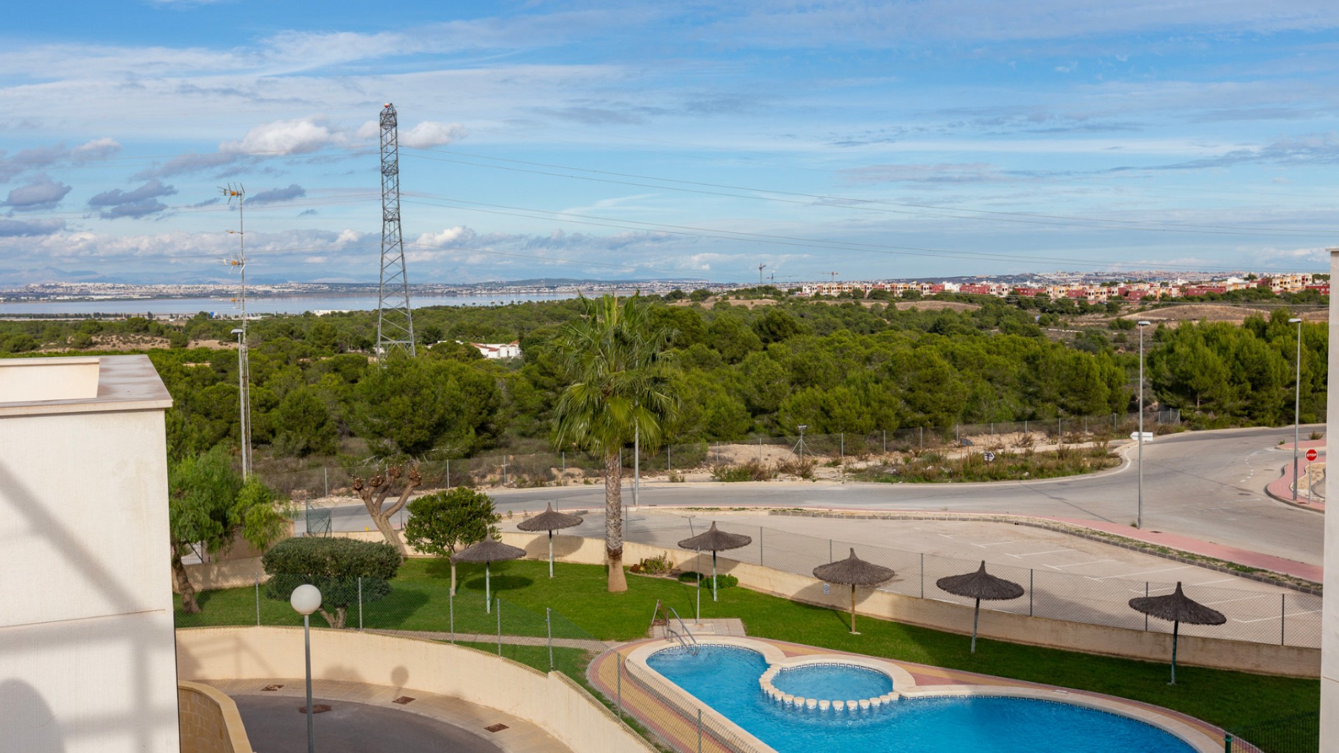 Resale - Freistehende Villa -
Villamartín - Pau 26