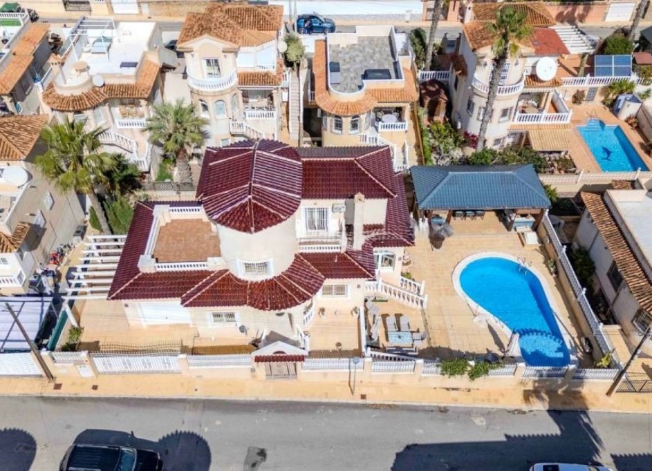 Resale - Freistehende Villa -
Villamartín