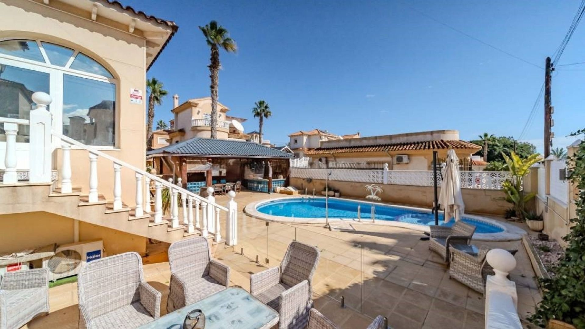 Resale - Freistehende Villa -
Villamartín