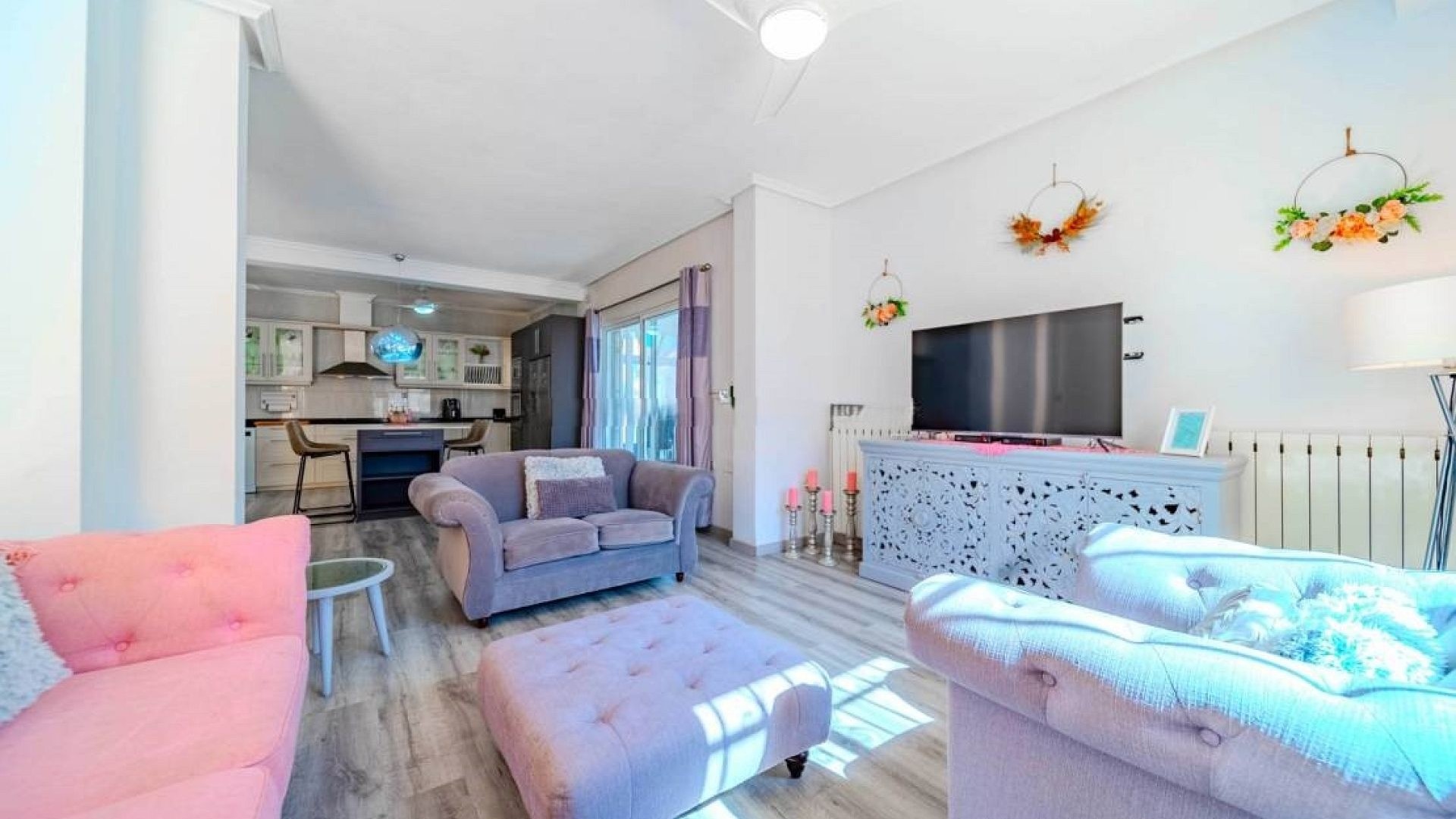 Resale - Freistehende Villa -
Villamartín