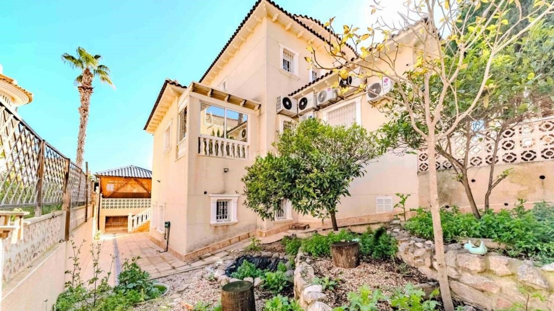 Resale - Freistehende Villa -
Villamartín