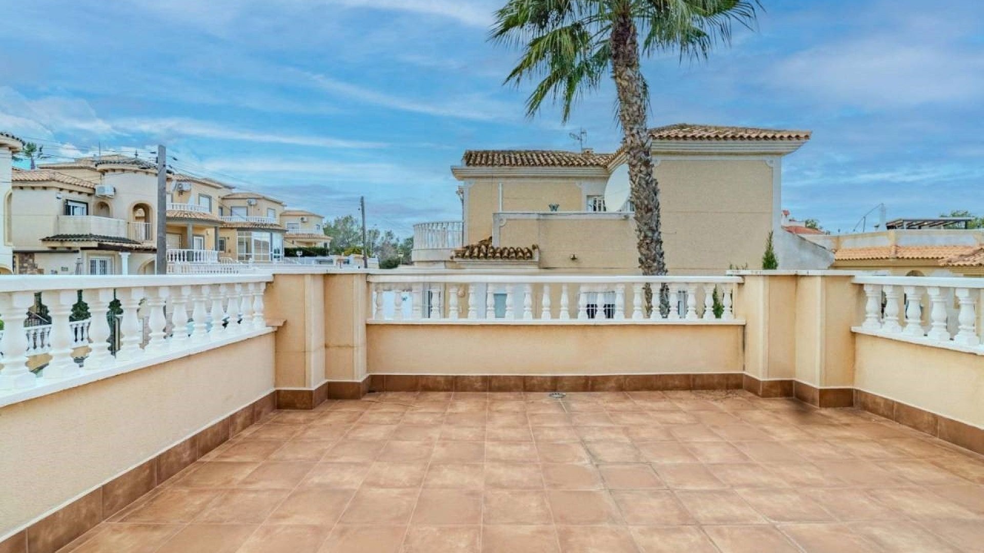 Resale - Freistehende Villa -
Villamartín
