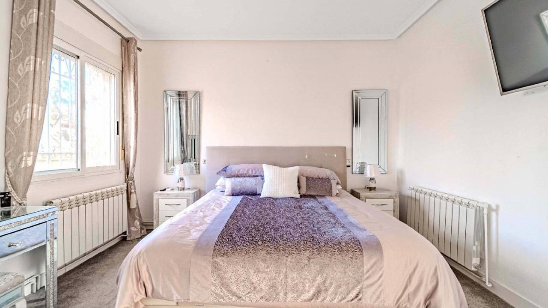 Resale - Freistehende Villa -
Villamartín