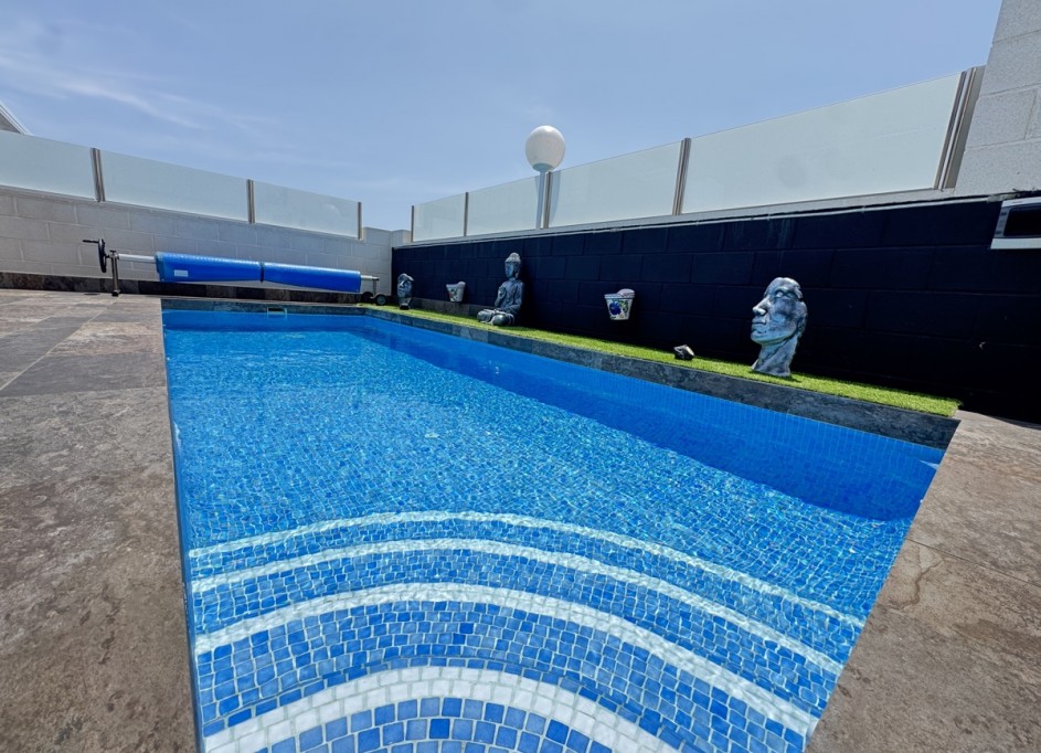 Resale - Freistehende Villa -
Villamartín