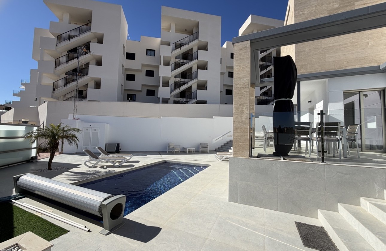 Resale - Freistehende Villa -
Villamartín