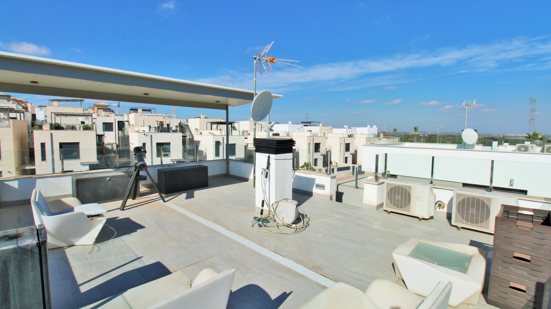 Resale - Freistehende Villa -
Villamartín