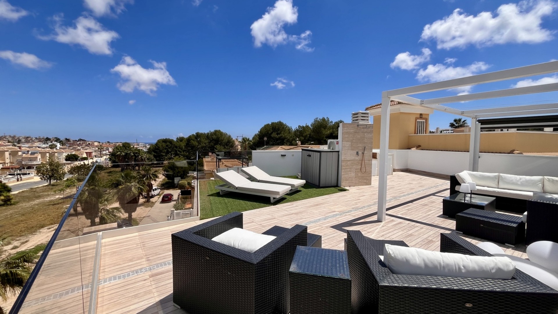 Resale - Freistehende Villa -
Villamartín