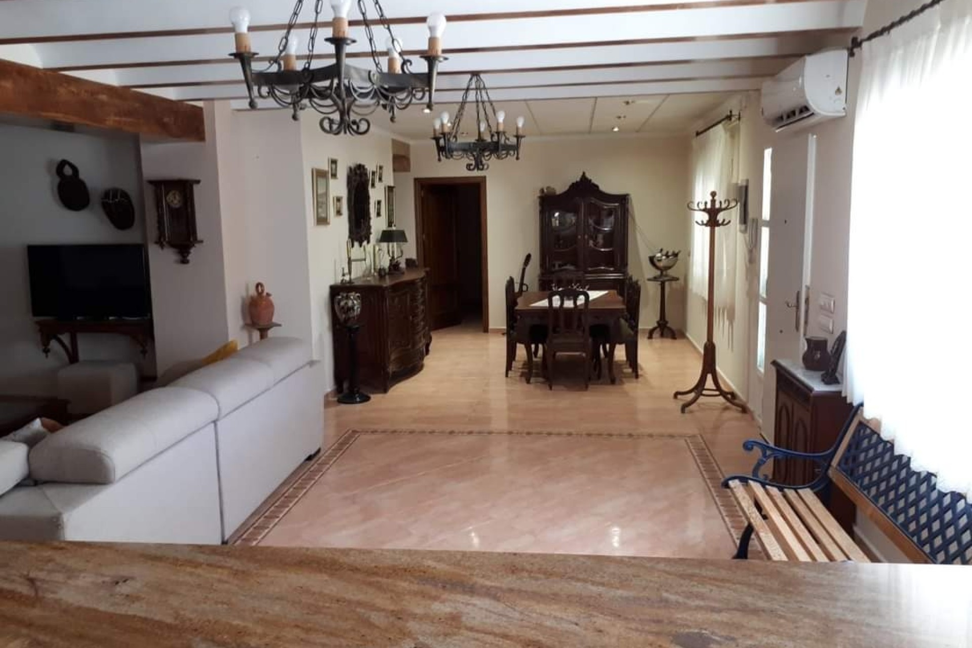 Resale - Freistehende Villa -
Villena - Inland
