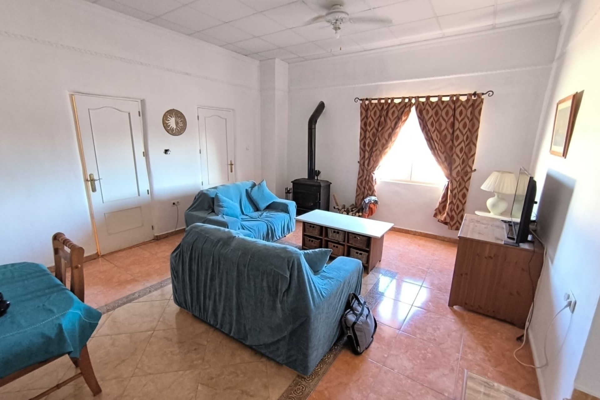 Resale - Freistehende Villa -
Villena - Inland