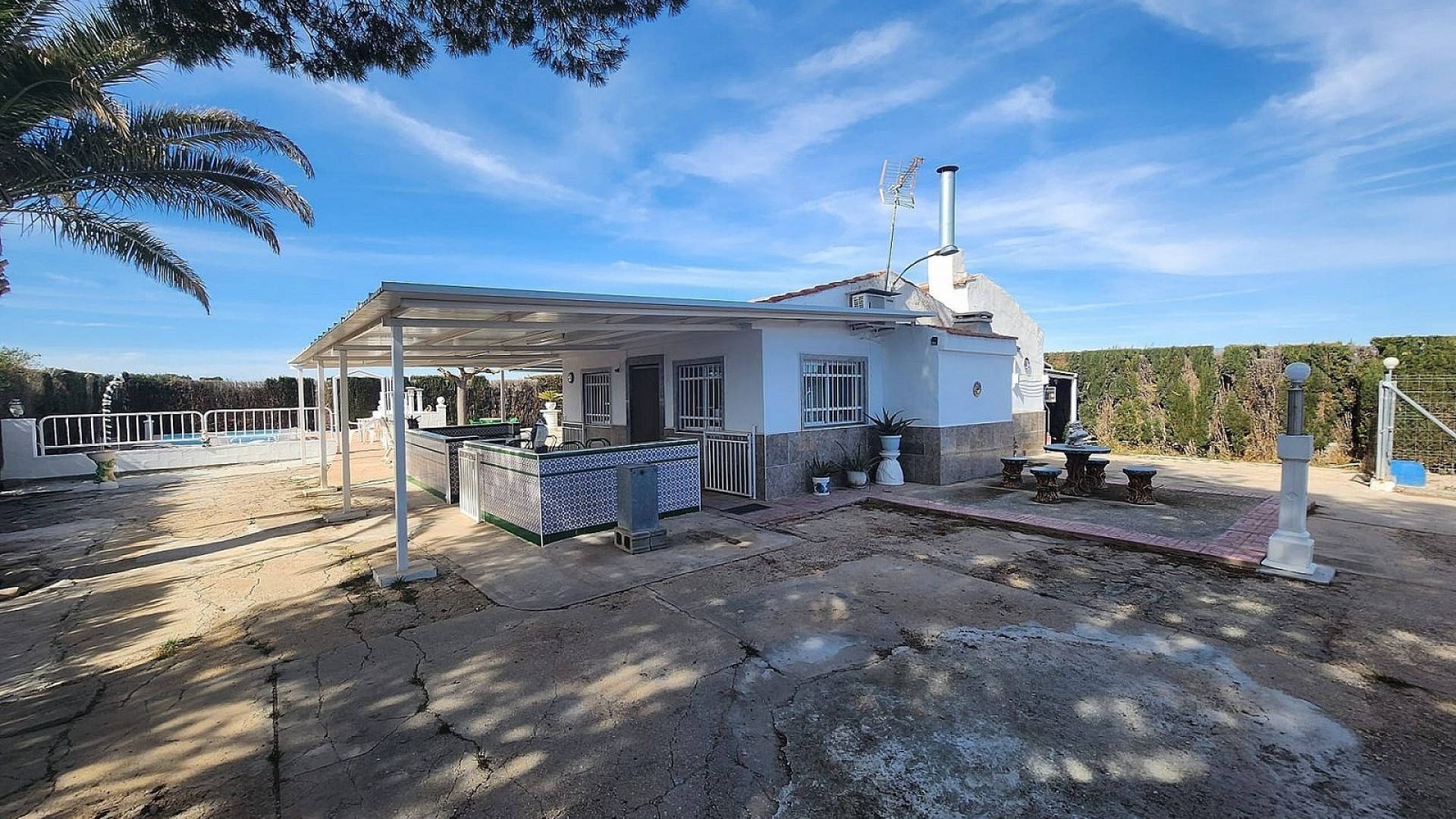 Resale - Freistehende Villa -
Villena
