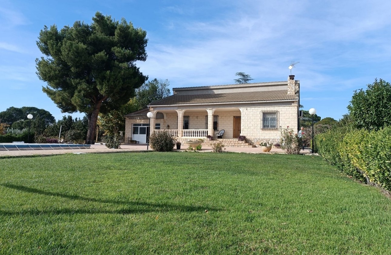 Resale - Freistehende Villa -
Yecla - Inland