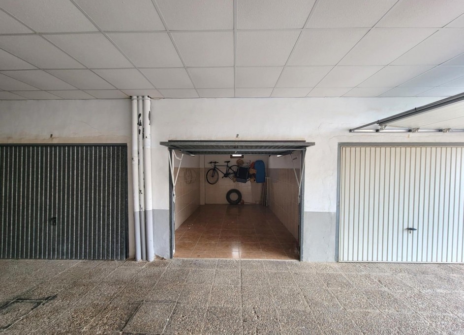 Resale - Garage -
Orihuela Costa - La Regia