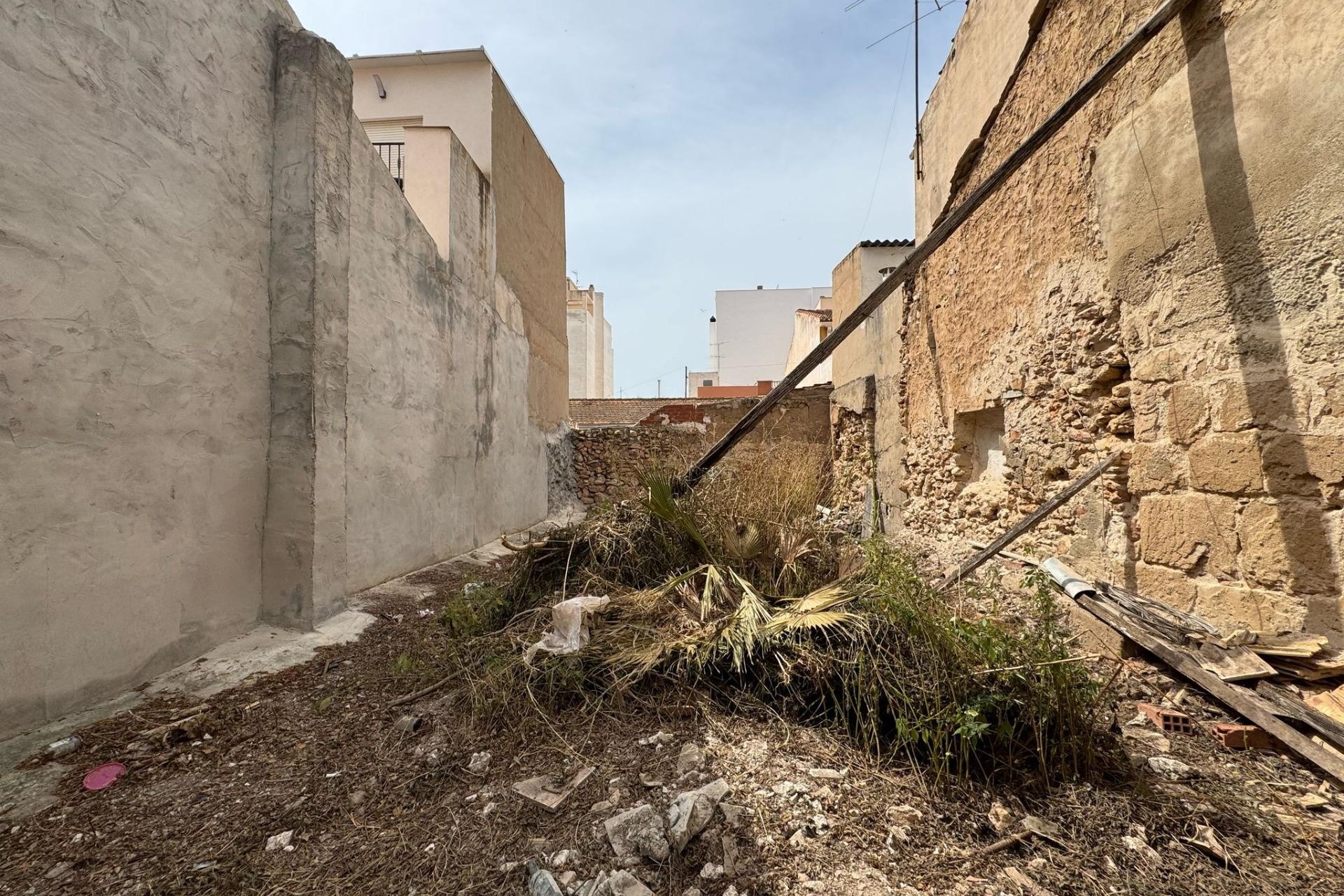 Resale - Grundstück / Land -
Torrevieja - Centro