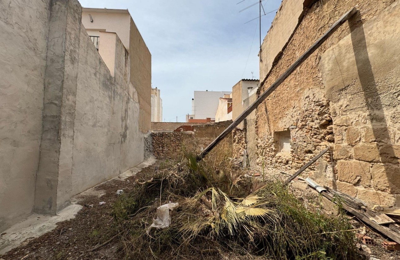 Resale - Grundstück / Land -
Torrevieja - Centro